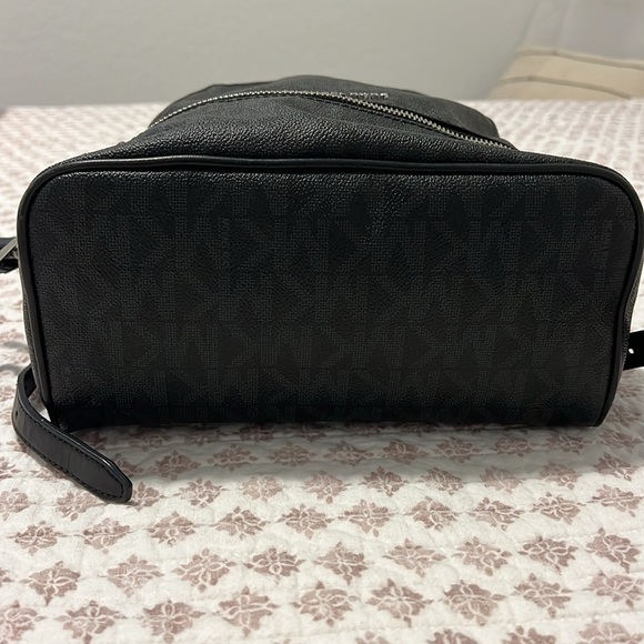 Michael Kors Rhea Medium Signature Backpack Handbag Black with Silver Hardware - Picture 5 of 17